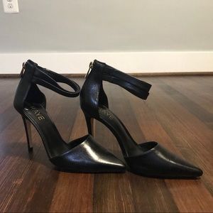 NWOT Raye Pointed Toe Heel